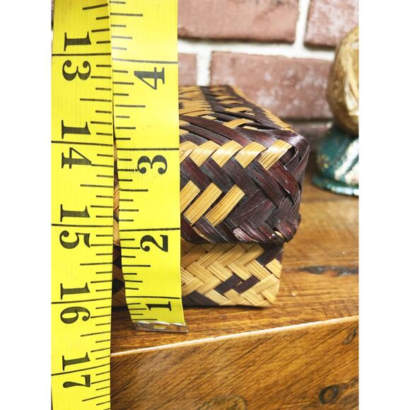 Vintage Star Design Wicker Covered Basket From Peoples Republic of China - Picture 7 of 7